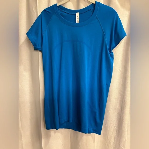 Lululemon Swiftly Tech Short Sleeve Shirt 2.0 Poolside Size 12 - Picture 2 of 5